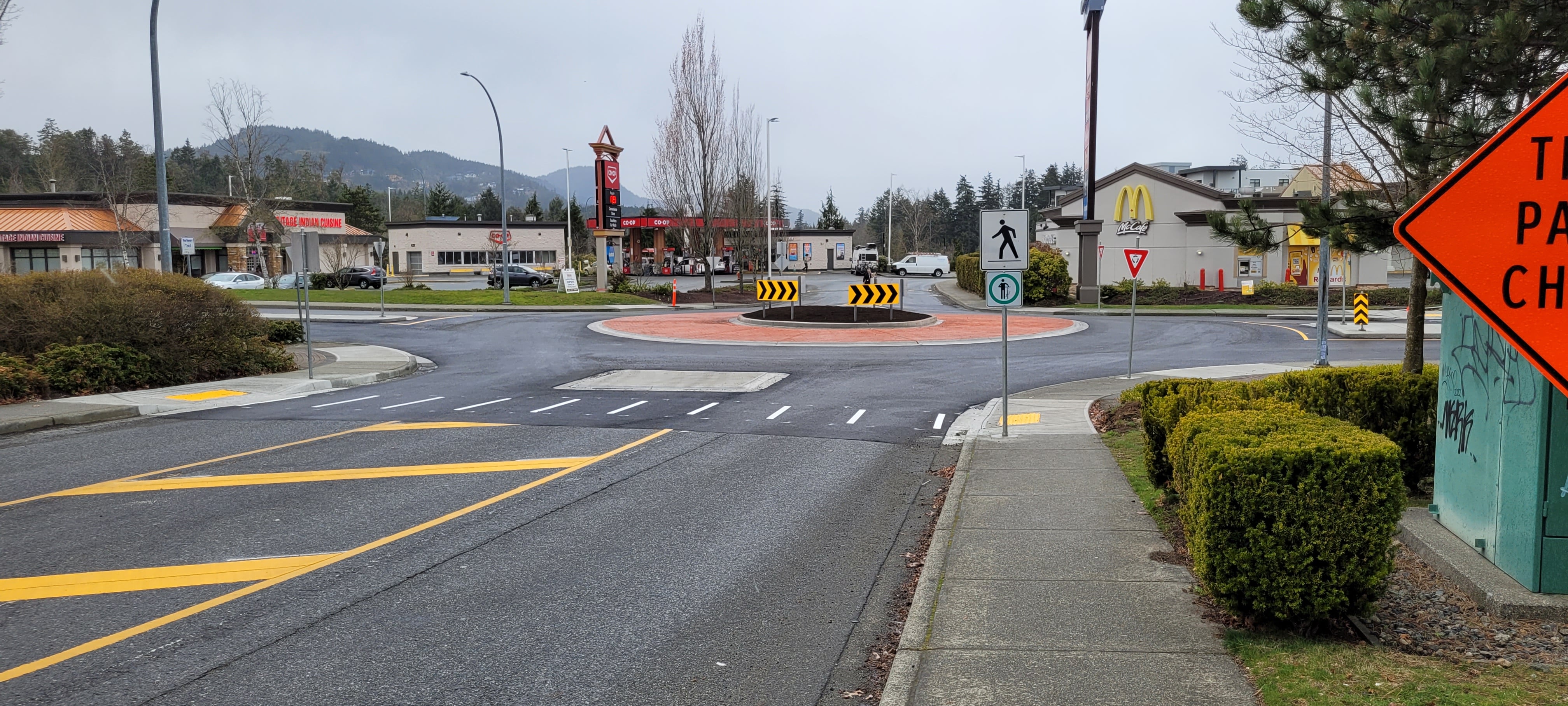 New Mary Ellen Drive Roundabout Is Already In Use (Strong Towns Nanaimo)